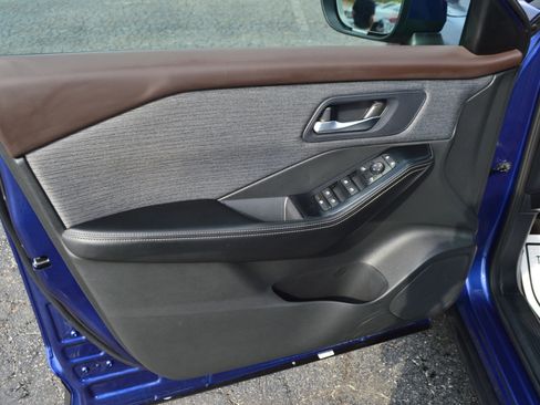 Used 2023 Nissan Rogue SV FWD image 13