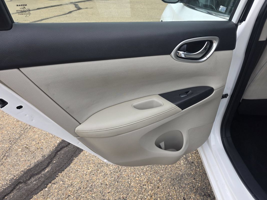 Used 2016 Nissan Sentra SV w/ Style Package FWD image 16