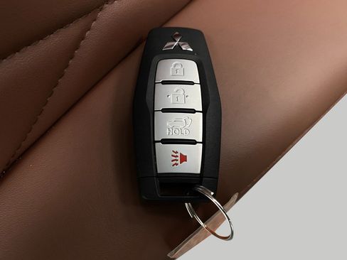 New 2025 Mitsubishi Outlander SEL image 34