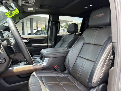 Used 2025 Chevrolet Silverado 1500 High Country w/ High Country Premium Package AWD/4WD image 14
