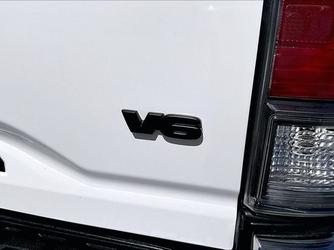 Certified 2023 Toyota Tacoma TRD Off-Road AWD/4WD image 25