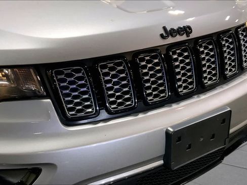 Used 2020 Jeep Grand Cherokee Altitude AWD/4WD image 30