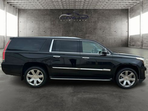 Used 2016 Cadillac Escalade ESV Luxury image 2