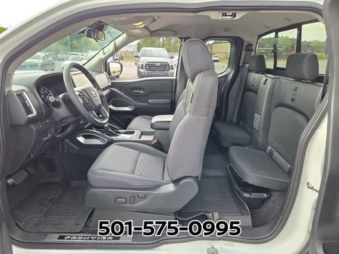 Used 2025 Nissan Frontier SV RWD image 13