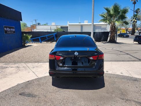Used 2019 Nissan Altima 2.5 SV FWD image 12
