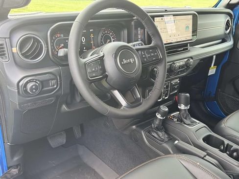 New 2026 Jeep Gladiator Sport AWD/4WD image 23
