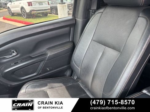 Used 2018 Nissan Titan SL w/ Midnight Edition AWD/4WD image 17