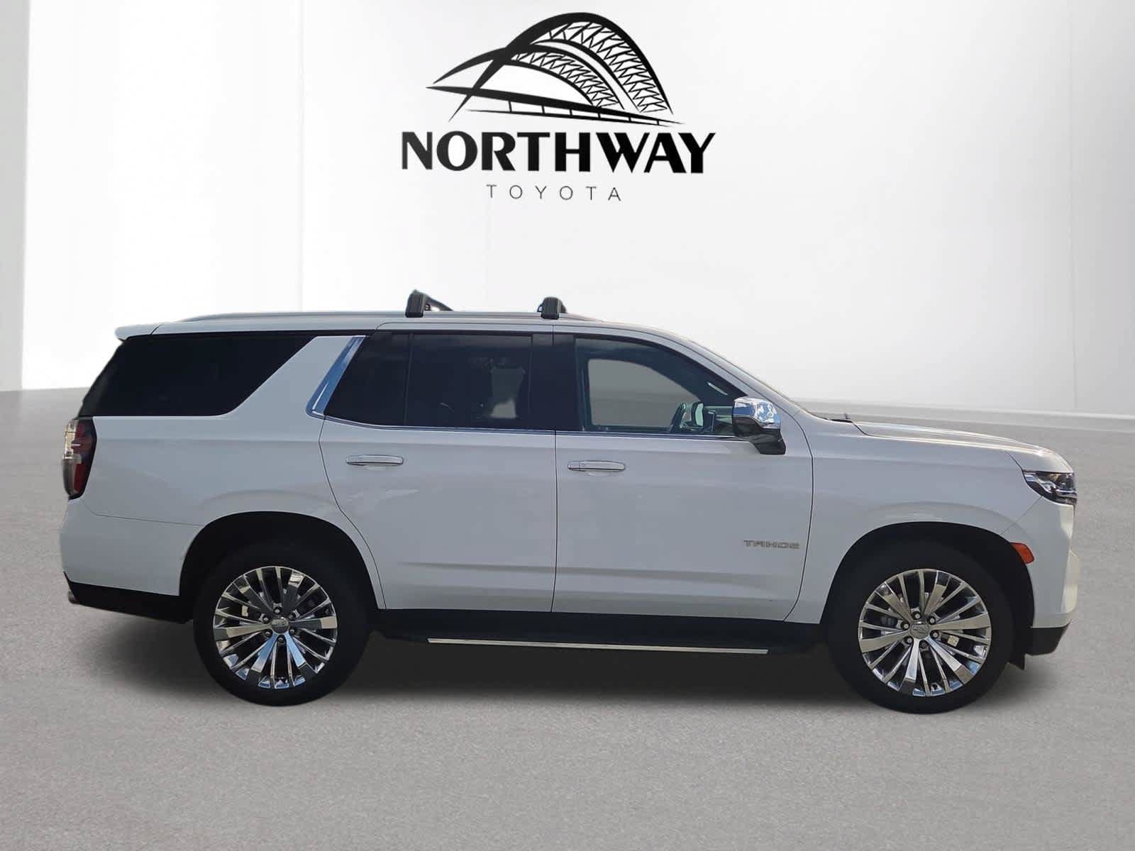 Used 2021 Chevrolet Tahoe Premier w/ Premium Package AWD/4WD image 2