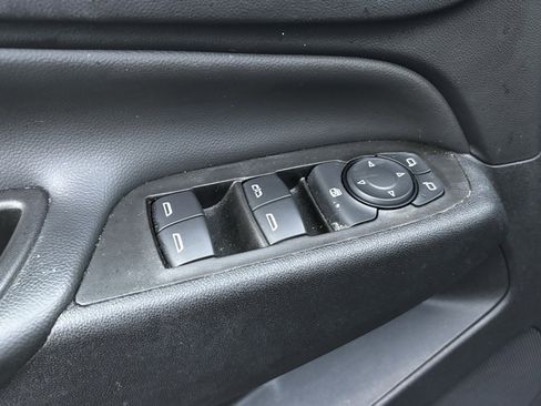 Used 2023 Chevrolet Equinox LT image 17