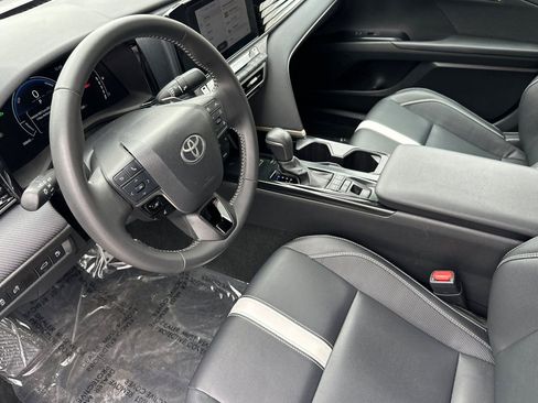 Certified 2025 Toyota Camry SE FWD image 10