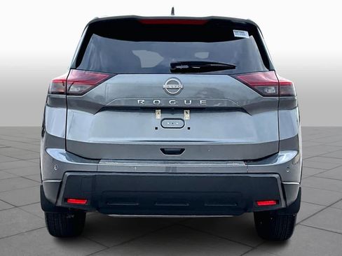 Used 2025 Nissan Rogue SV w/ SV Premium Package image 5