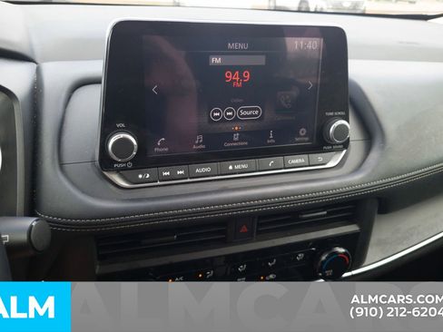 Used 2024 Nissan Rogue S image 8