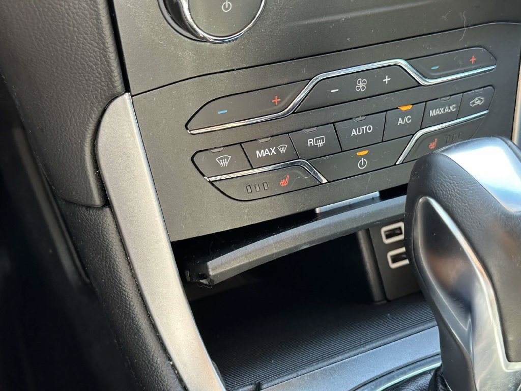 Used 2018 Ford Edge SEL w/ Equipment Group 201A AWD/4WD image 28