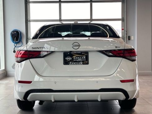Certified 2025 Nissan Sentra SV image 6
