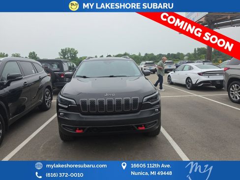 Used 2021 Jeep Cherokee Trailhawk AWD/4WD image 2