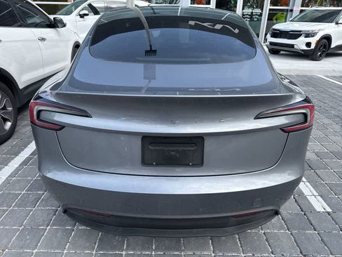 Used 2025 Tesla Model 3 image 3