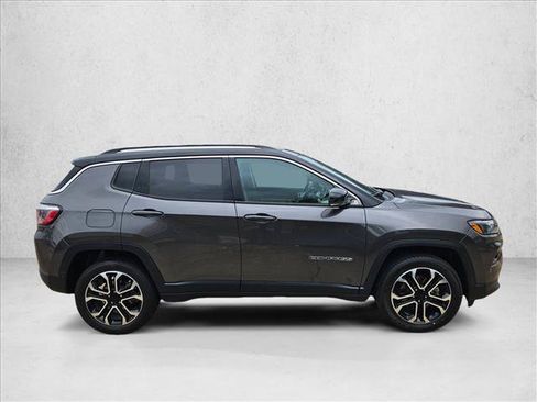 Used 2022 Jeep Compass Limited AWD/4WD image 4
