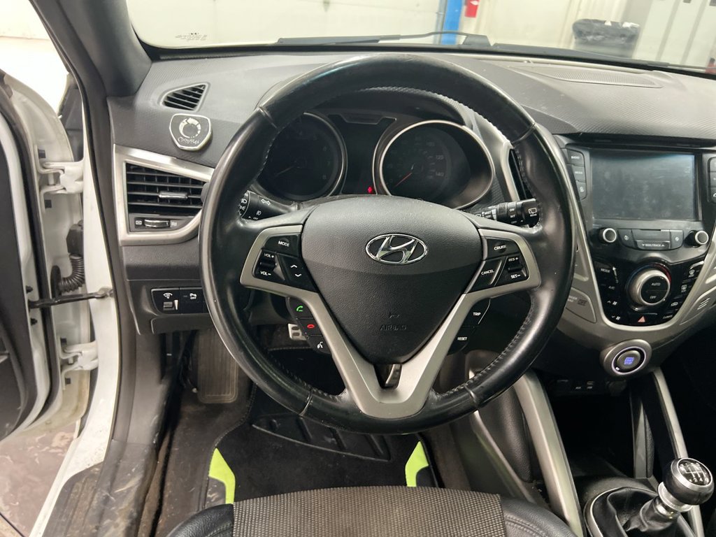 Used 2016 Hyundai Veloster w/ Option Group 03 FWD image 11