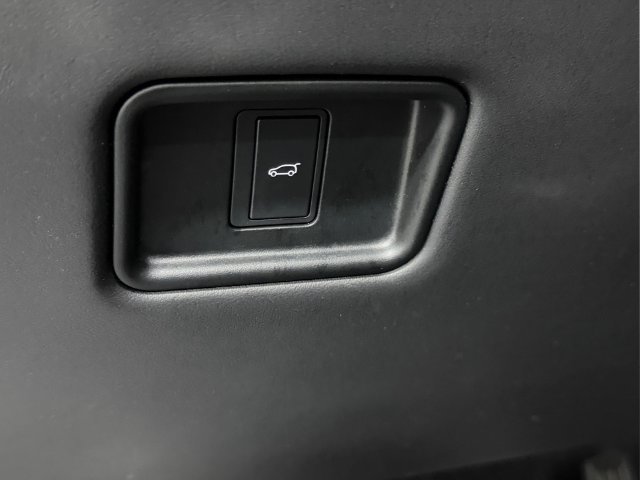 Used 2025 Land Rover Range Rover Sport SE AWD/4WD image 13