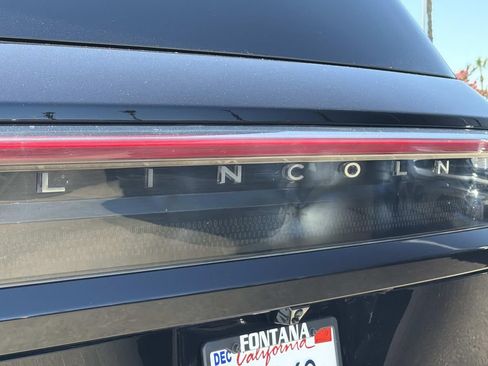 Used 2025 Lincoln Navigator Reserve AWD/4WD image 8