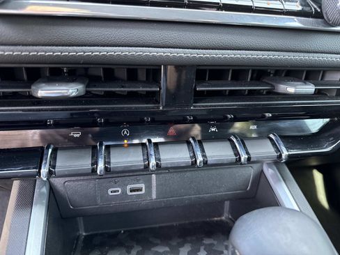 Used 2024 Chevrolet Colorado LT w/ LT Convenience Package image 27