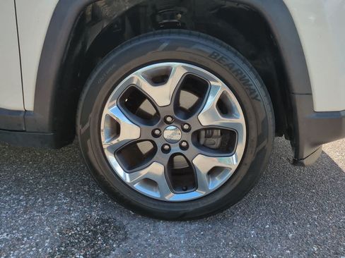 Used 2020 Jeep Compass Limited AWD/4WD image 11
