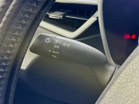 Used 2022 Toyota Corolla SE FWD image 5