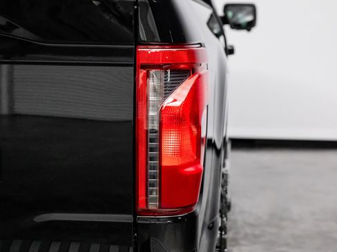 Used 2024 Ford F150 XLT w/ FX4 Off-Road Package image 19