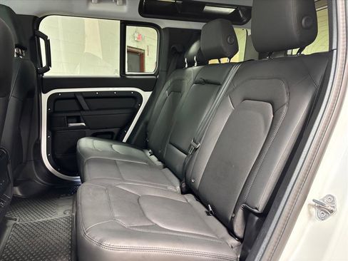 Used 2025 Land Rover Defender 110 S image 29