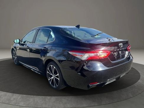 Used 2019 Toyota Camry SE image 7