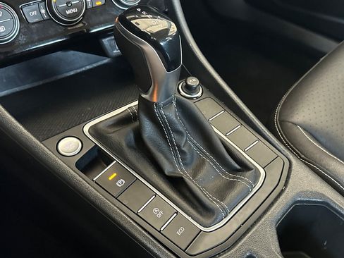 Certified 2024 Volkswagen Jetta SE FWD image 20