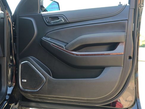 Used 2019 GMC Yukon SLT w/ Open Road Package AWD/4WD image 30