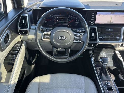 Used 2021 Kia Sorento SX image 19