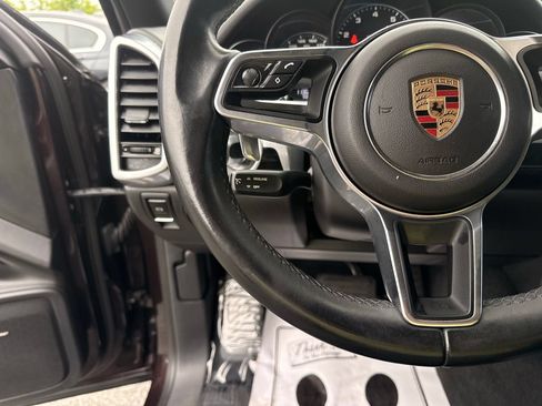 Used 2017 Porsche Cayenne Platinum Edition AWD/4WD image 17