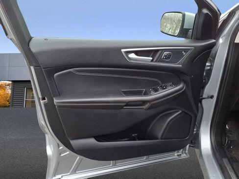 Used 2024 Ford Edge Titanium image 15