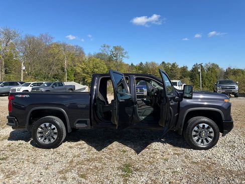 Used 2024 Chevrolet Silverado 2500 Custom w/ Custom Value Package image 32