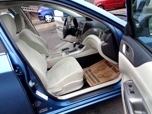 Used 2010 Subaru Impreza 2.5i Premium image 16