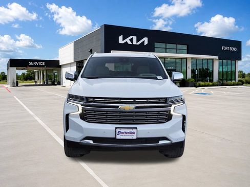 Used 2024 Chevrolet Tahoe Premier w/ Premium Package RWD image 2