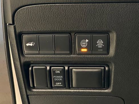 Used 2020 Nissan Armada SL w/ Premium Package image 19