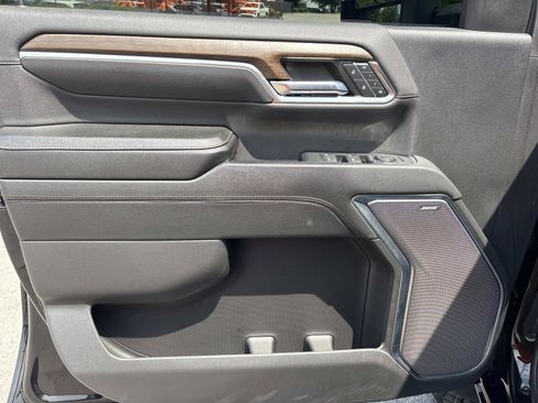Used 2024 Chevrolet Silverado 2500 High Country w/ High Country Premium Package AWD/4WD image 13
