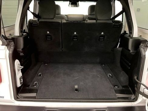 Used 2025 Jeep Wrangler Unlimited Sahara w/ Safety Group image 39