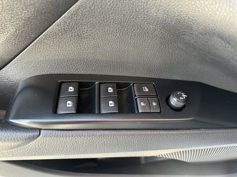 Certified 2020 Toyota Camry SE image 21