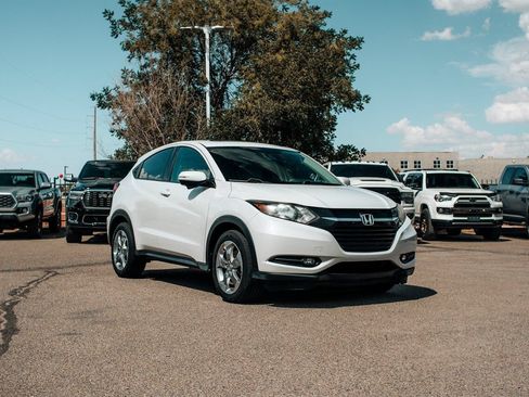 Used 2017 Honda HR-V EX image 1