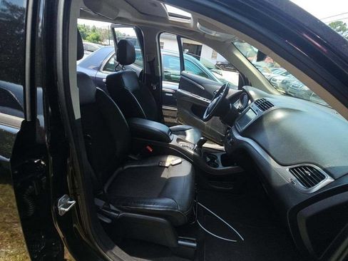 Used 2020 Dodge Journey Crossroad FWD image 3