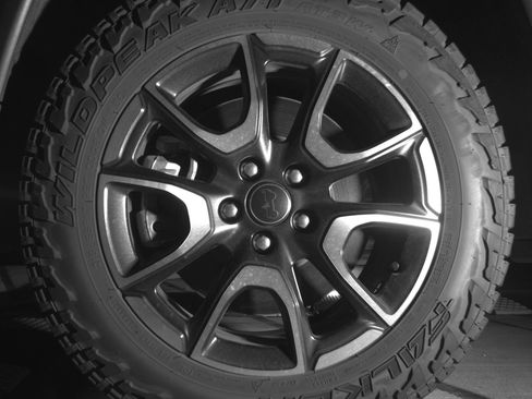Used 2025 Jeep Compass Trailhawk AWD/4WD image 12