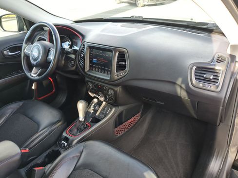 Used 2018 Jeep Compass Trailhawk image 19