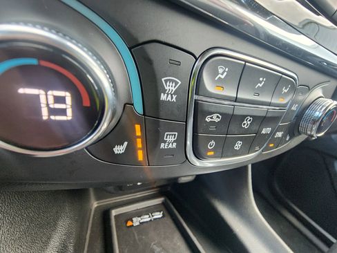 Used 2023 Chevrolet Traverse LT w/ Midnight/Sport Edition image 33