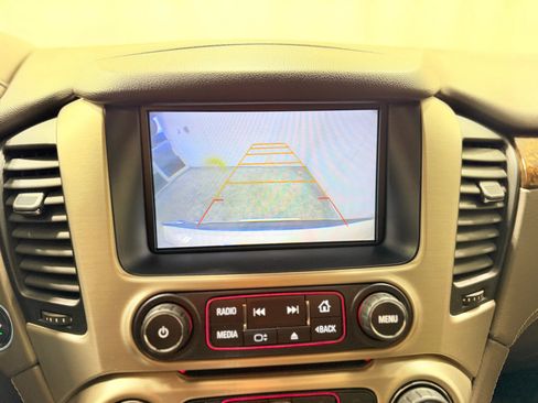 Used 2015 GMC Yukon Denali w/ Premium Package image 17