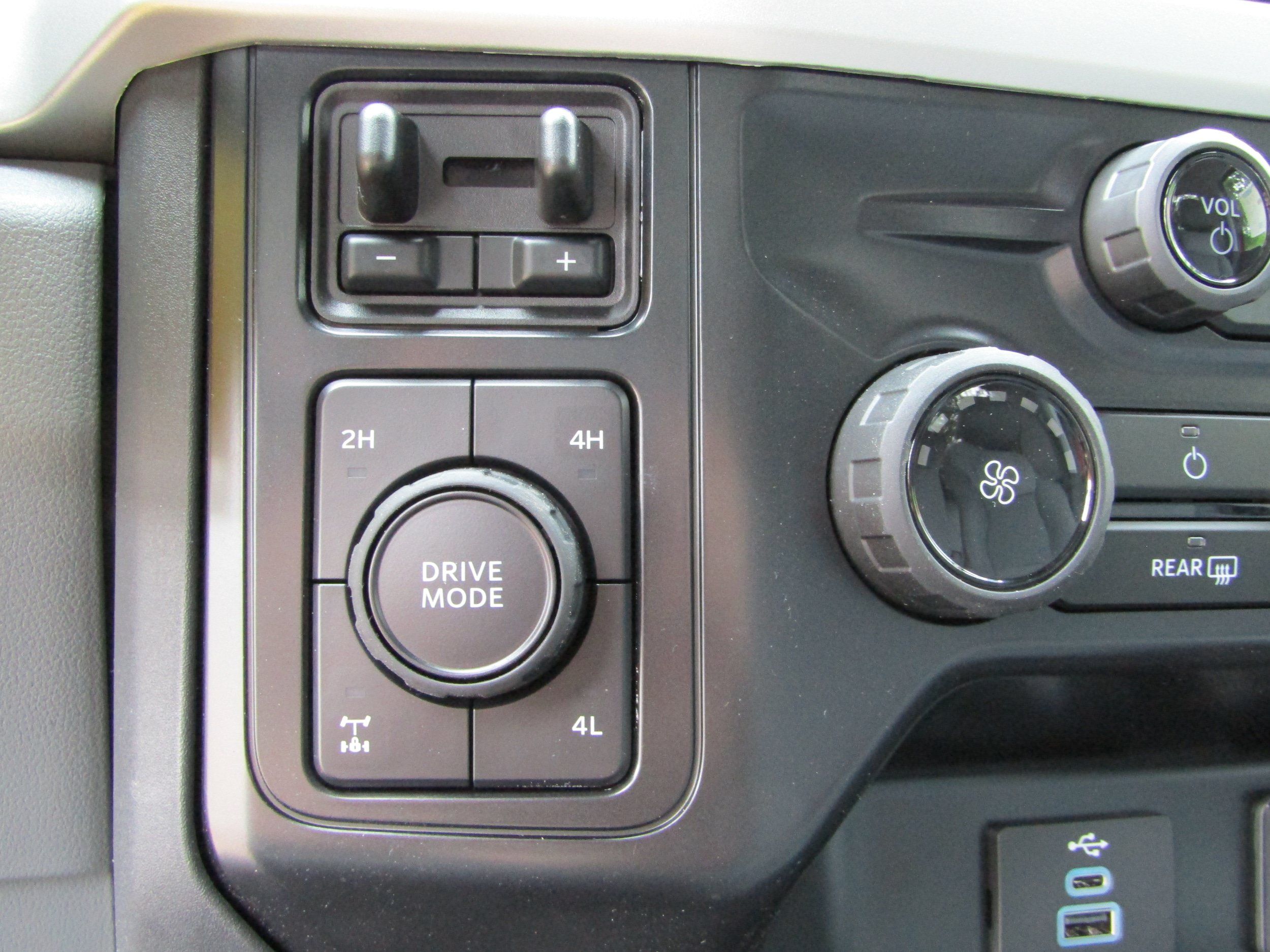 New 2026 Ford F350 XLT w/ 360-Degree Camera Package AWD/4WD image 27