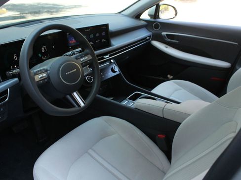 Used 2025 Hyundai Sonata SEL FWD image 12